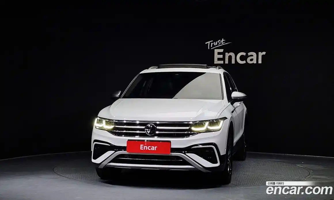 Volkswagen Tiguan 2023 2.0 гидро в Москве № 1197850, фото 3