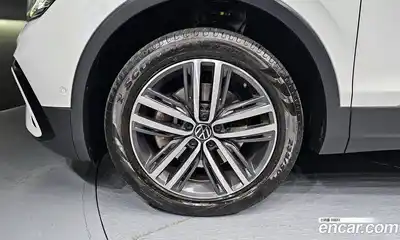 Volkswagen Tiguan 2023 2.0 гидро в Москве № 1197850, миниатюра 5