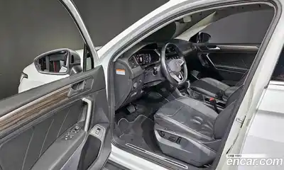 Volkswagen Tiguan 2023 2.0 гидро в Москве № 1197850, миниатюра 10