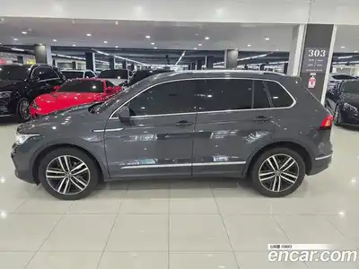 Volkswagen Tiguan 2023 2.0 гидро в Москве № 1197863, миниатюра 2