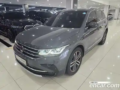 Volkswagen Tiguan 2023 2.0 гидро в Москве № 1197863, миниатюра 3