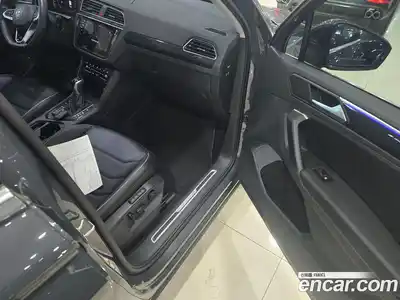 Volkswagen Tiguan 2023 2.0 гидро в Москве № 1197863, миниатюра 8