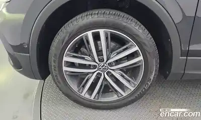 Volkswagen Tiguan 2022 2.0 гидро в Москве № 1197874, миниатюра 5