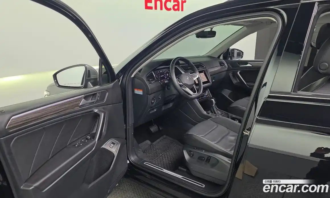 Volkswagen Tiguan 2022 2.0 гидро в Москве № 1197874, фото 10