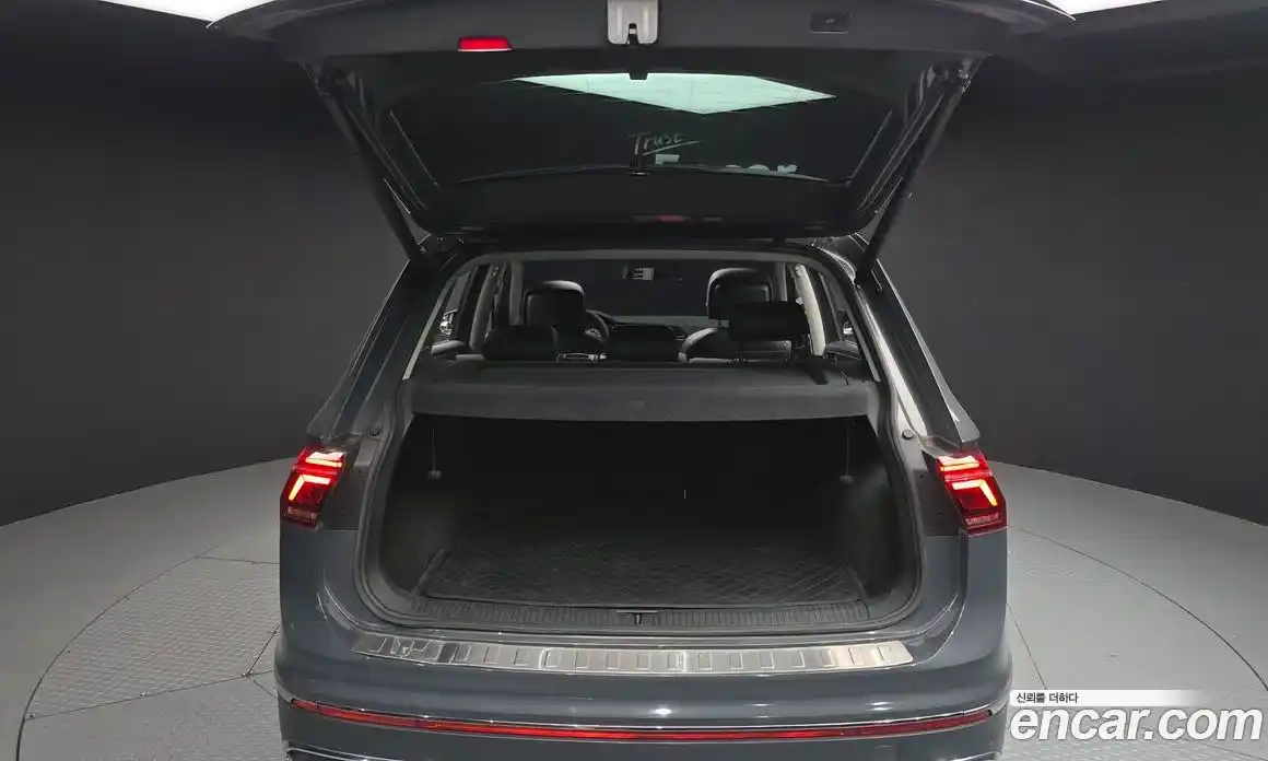 Volkswagen Tiguan 2021 2.0 гидро в Москве № 1197997, фото 20