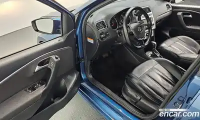Volkswagen Polo 2016 1.4 гидро в Москве № 1198168, миниатюра 11