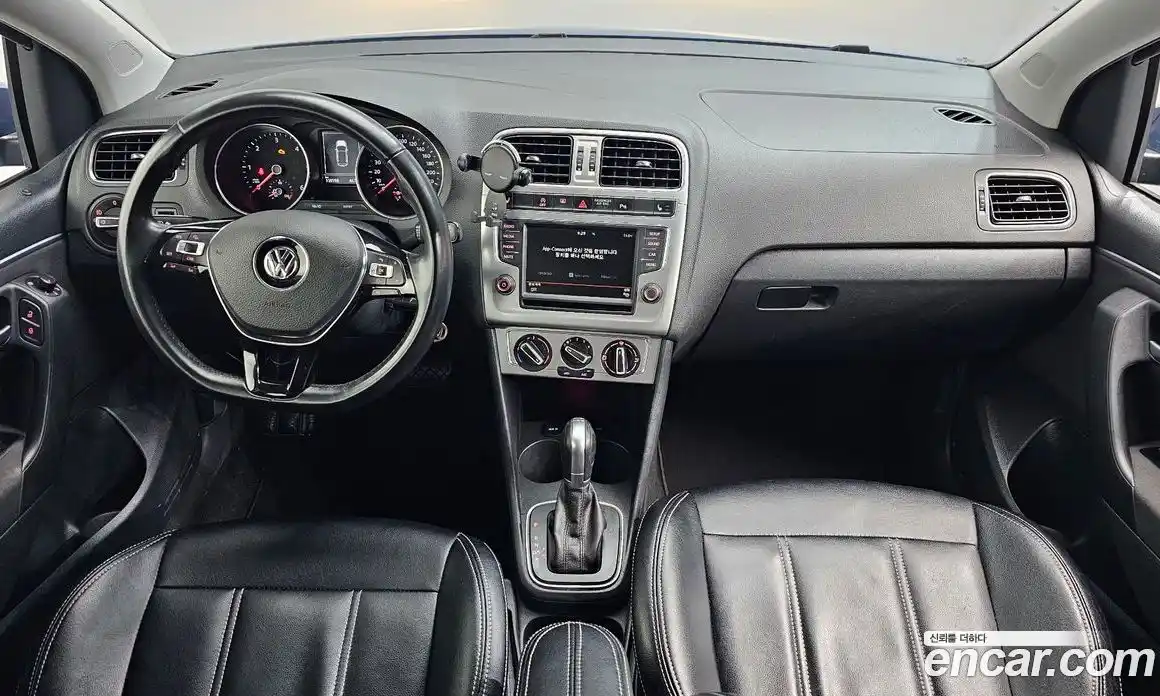 Volkswagen Polo 2016 1.4 гидро в Москве № 1198168, фото 7