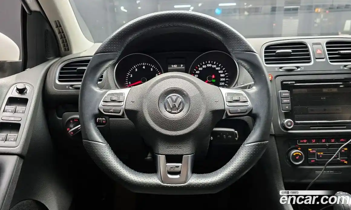 Volkswagen Golf 2012 1.4 гидро в Москве № 1198221, фото 13