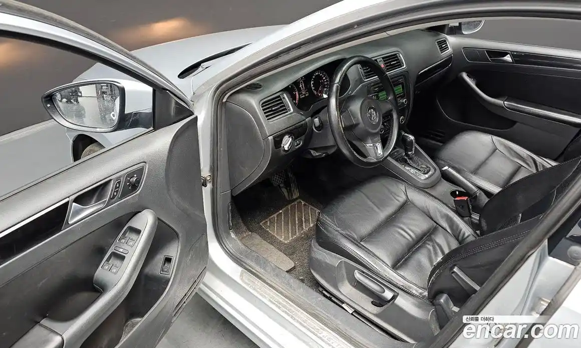 Volkswagen Jetta 2012 2.0 гидро в Москве № 1198314, фото 12
