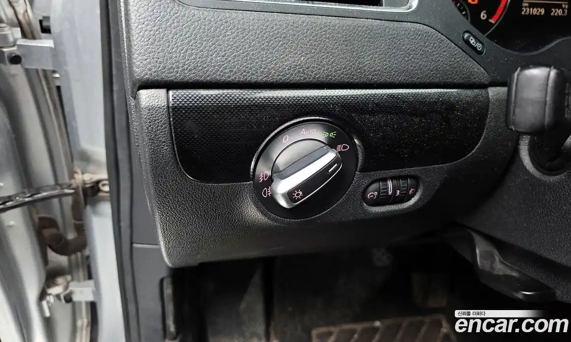 Volkswagen Jetta 2012 2.0 гидро в Москве № 1198314, фото 16