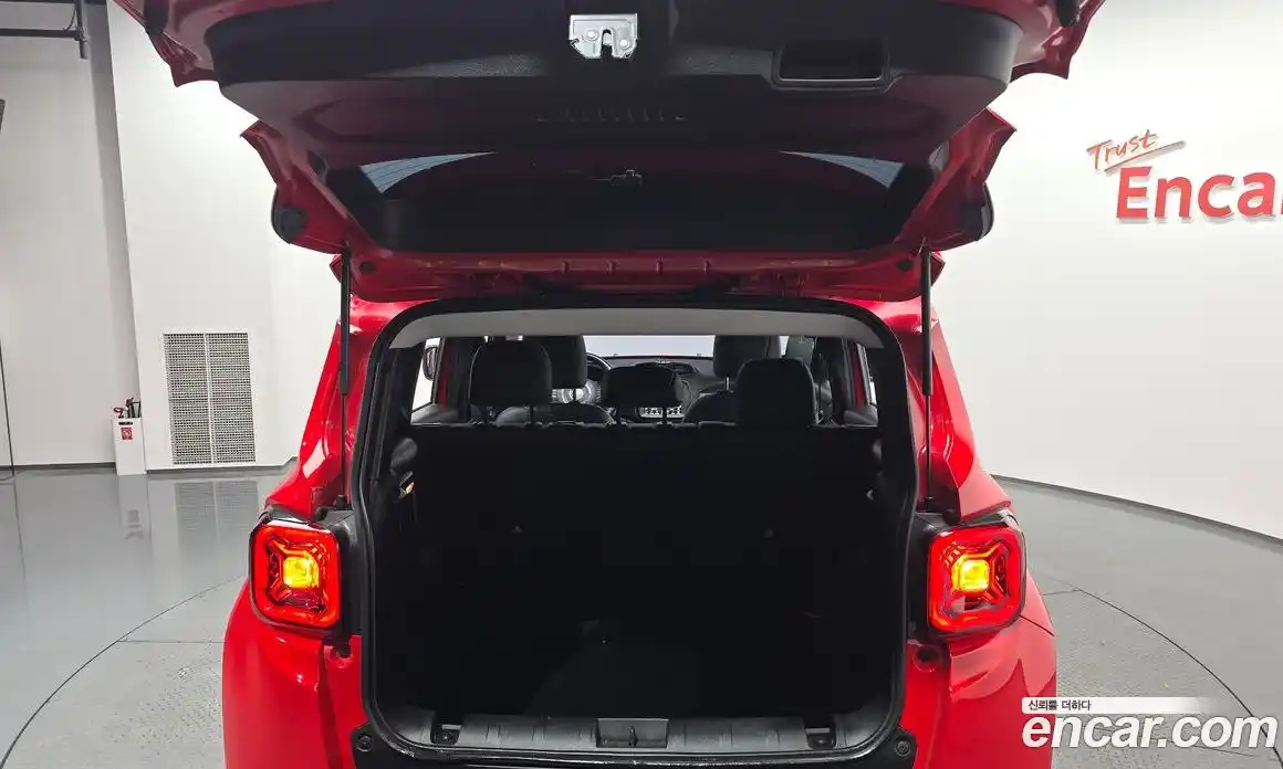 Jeep Renegade 2020 2.4 гидро в Москве № 1198545, фото 19