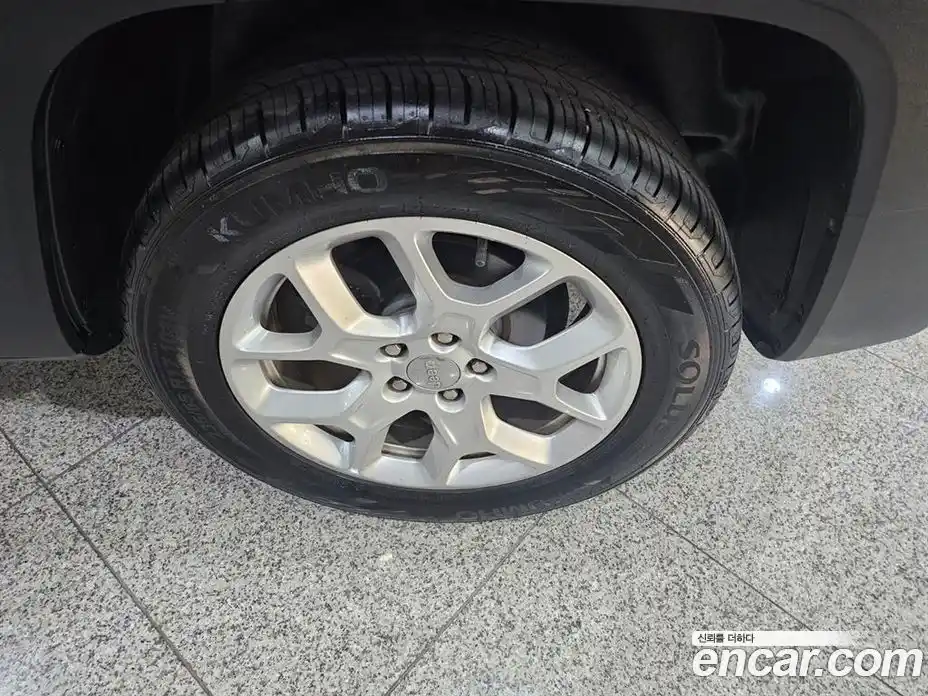 Jeep Renegade 2016 2.4 гидро в Москве № 1198750, фото 20