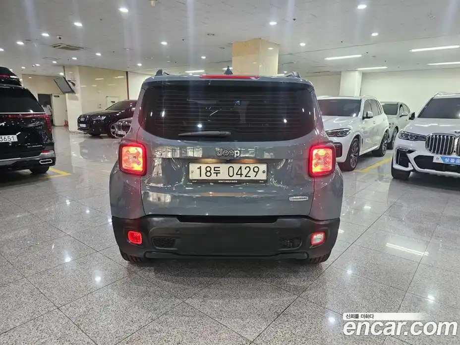 Jeep Renegade 2016 2.4 гидро в Москве № 1198750, фото 4