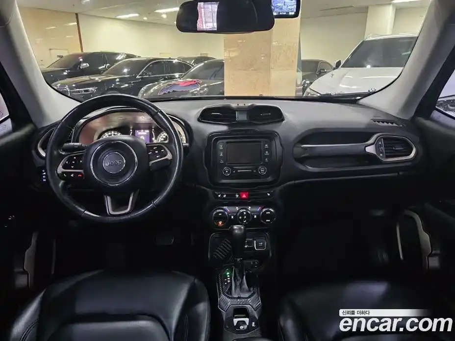Jeep Renegade 2016 2.4 гидро в Москве № 1198750, фото 7