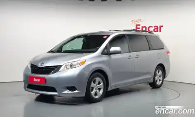 Toyota Sienna, 2011