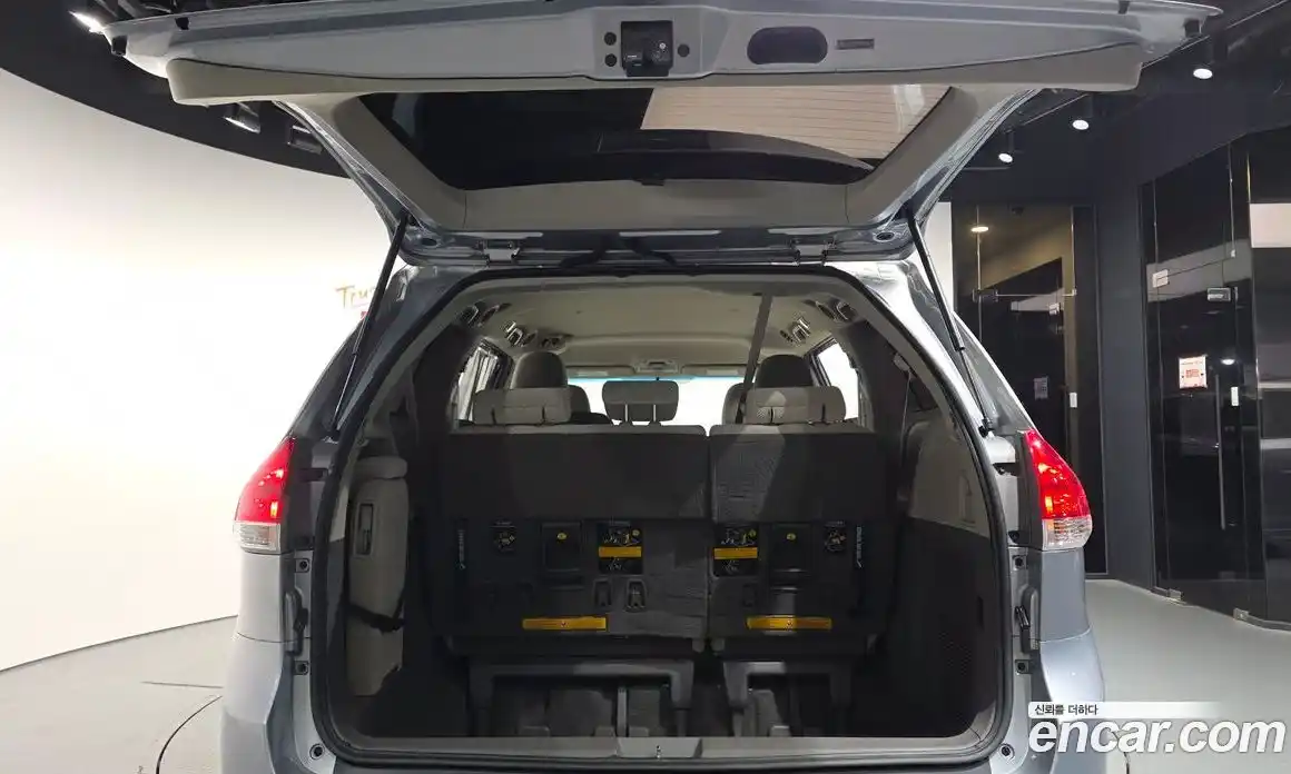 Toyota Sienna 2011 3.5 гидро в Москве № 1198905, фото 20