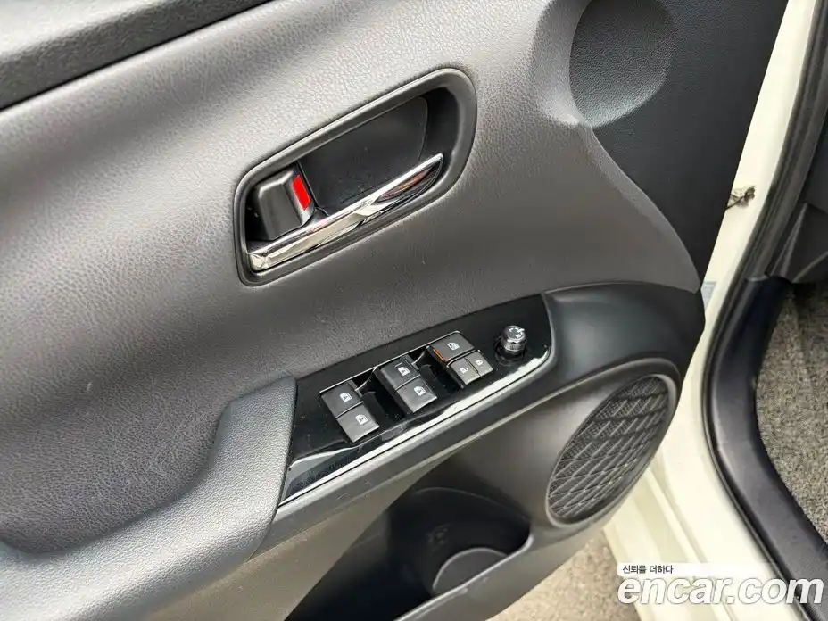 Toyota Prius 2018 1.8 вариатор в Москве № 1198962, фото 13