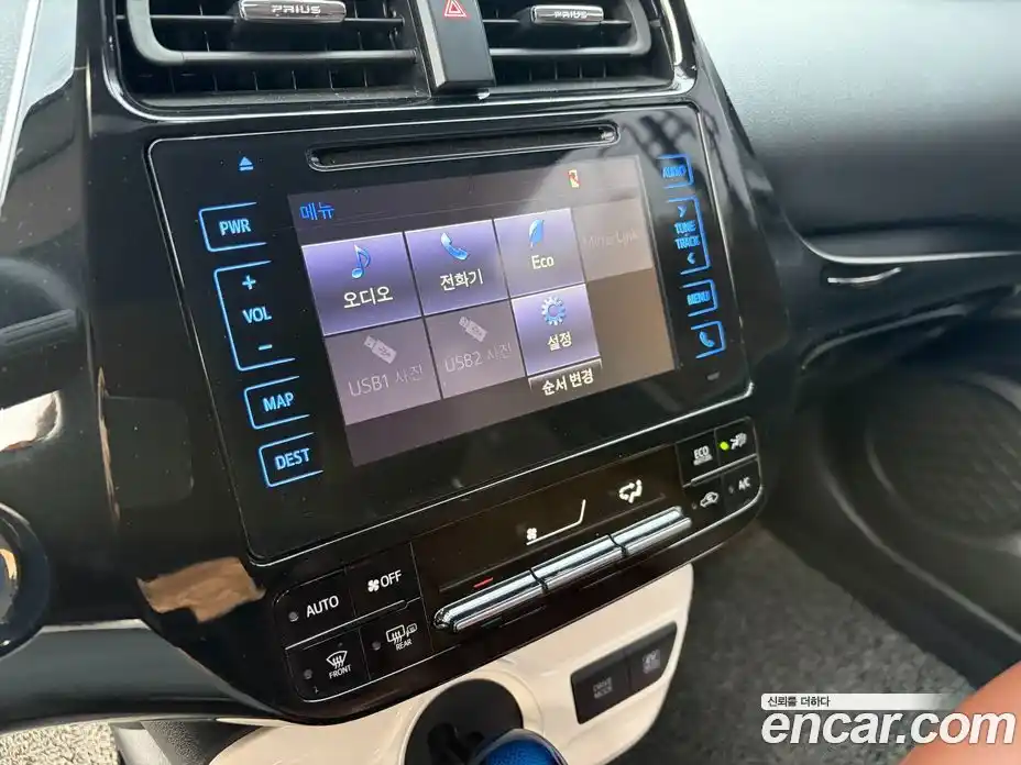 Toyota Prius 2018 1.8 вариатор в Москве № 1198962, фото 14