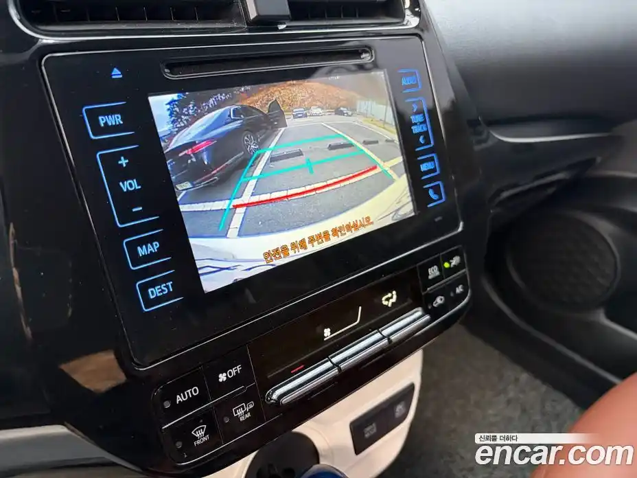 Toyota Prius 2018 1.8 вариатор в Москве № 1198962, фото 15