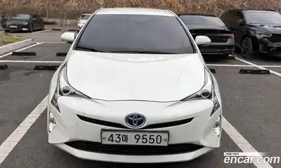 Toyota Prius 2018 1.8 вариатор в Москве № 1198962, миниатюра 3