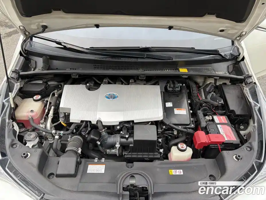 Toyota Prius 2018 1.8 вариатор в Москве № 1198962, фото 6