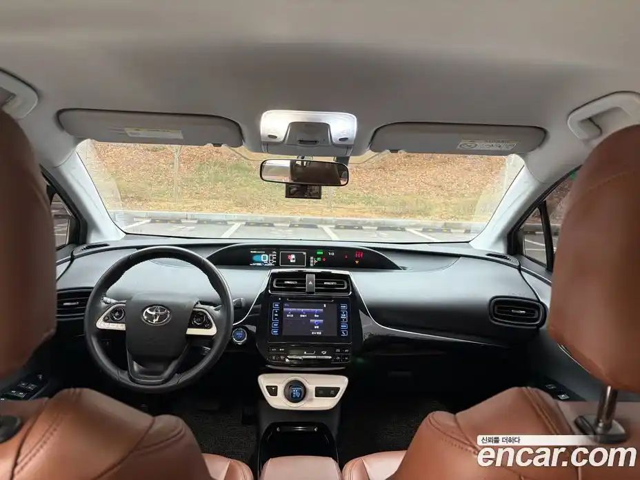 Toyota Prius 2018 1.8 вариатор в Москве № 1198962, фото 7
