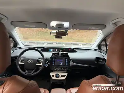Toyota Prius 2018 1.8 вариатор в Москве № 1198962, миниатюра 7