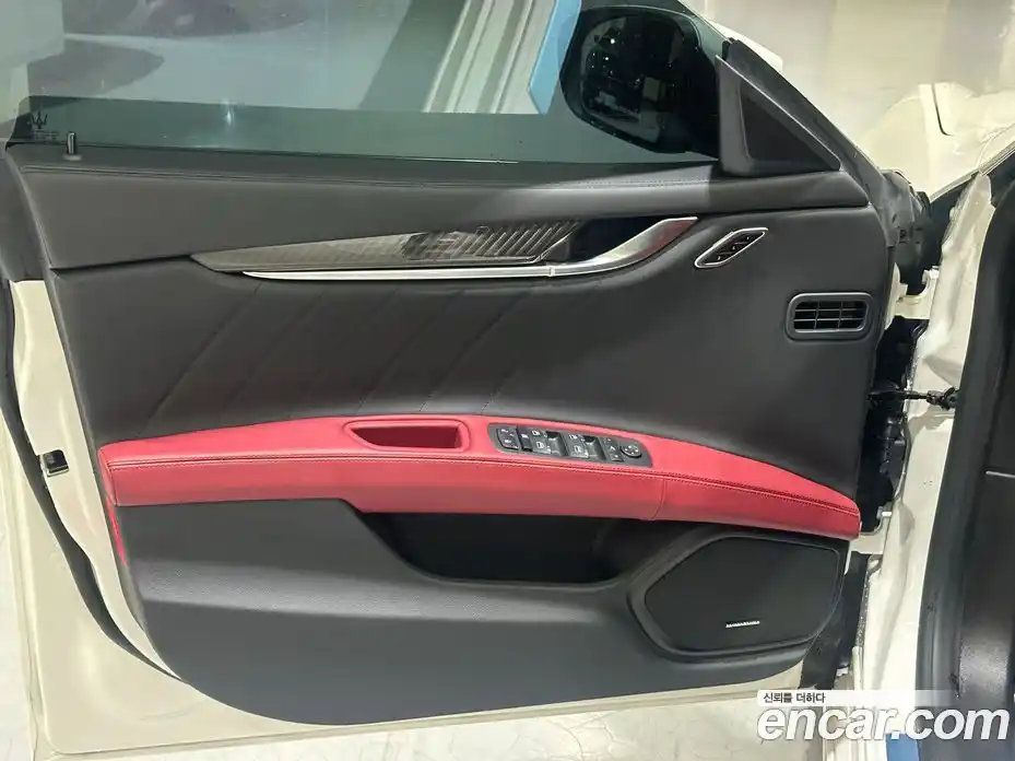 Maserati Ghibli 2023 3.0 гидро в Москве № 1199749, фото 14