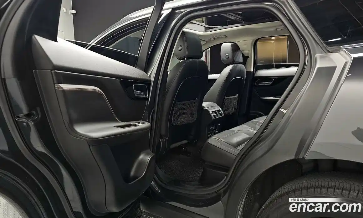 Jaguar F-Pace 2019 2.0 гидро в Москве № 1199797, фото 12