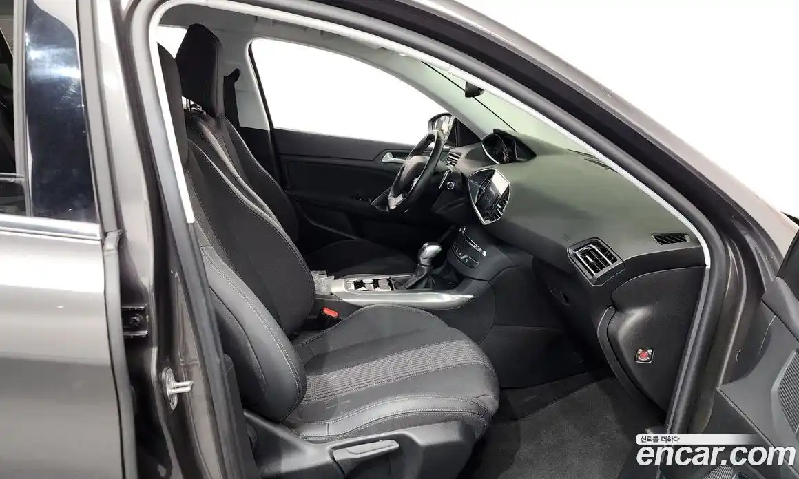 Peugeot 308 2018 1.6 гидро в Москве № 1200053, фото 11