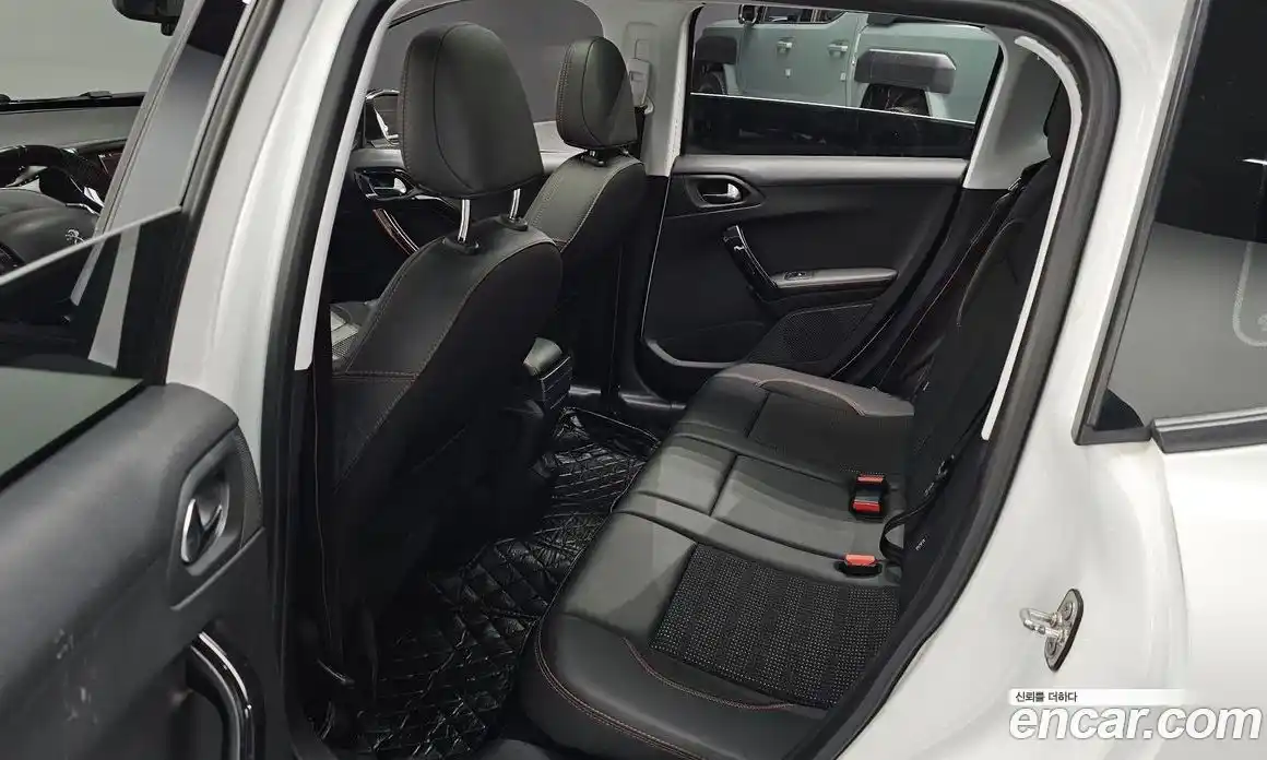 Peugeot 2008 2018 1.6 гидро в Москве № 1200063, фото 12