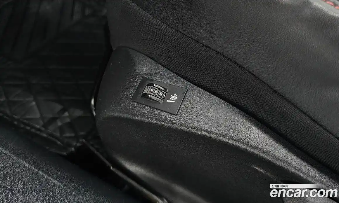 Peugeot 2008 2018 1.6 гидро в Москве № 1200063, фото 19