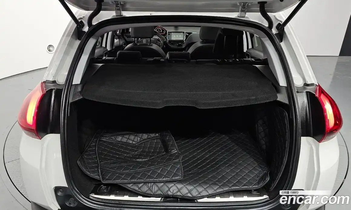 Peugeot 2008 2018 1.6 гидро в Москве № 1200063, фото 20