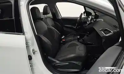 Peugeot 2008 2018 1.6 гидро в Москве № 1200063, миниатюра 10