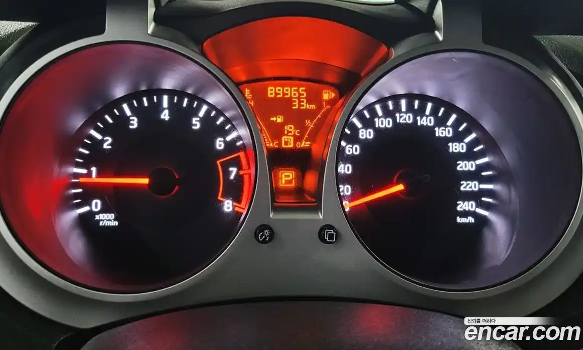 Nissan Juke 2015 1.6 гидро в Москве № 1200252, фото 10