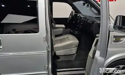 Chevrolet Express Van 2018 6.0 Автомат в Москве № 1200589, миниатюра 11