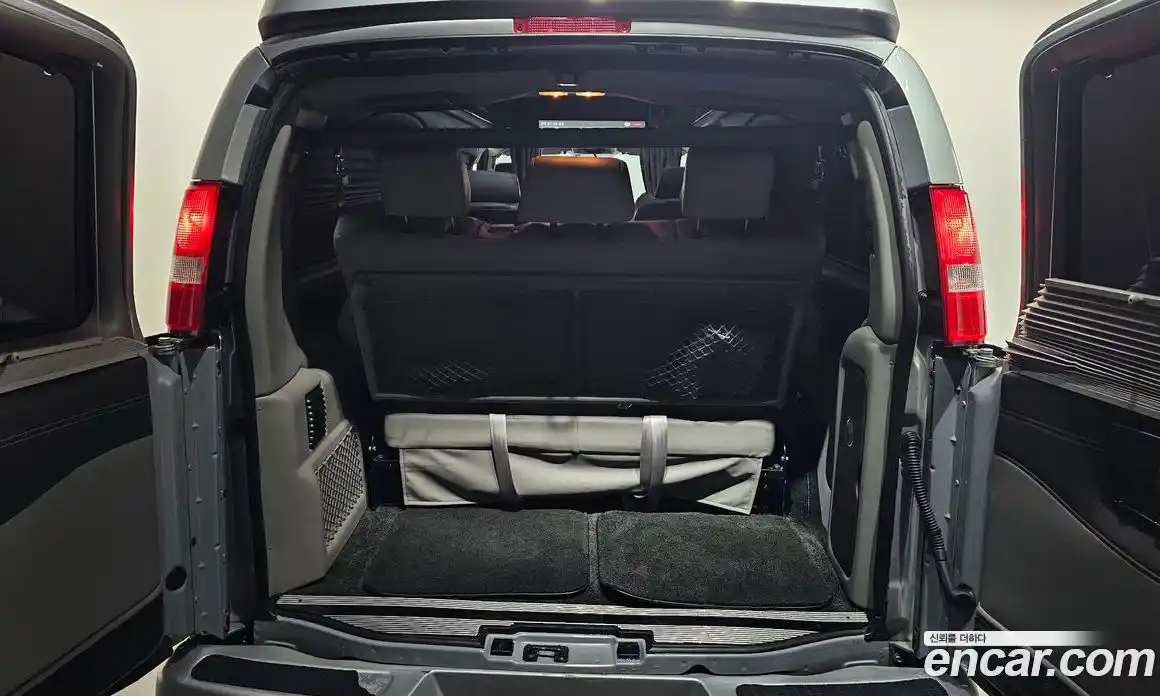 Chevrolet Express Van 2018 6.0 Автомат в Москве № 1200589, фото 20