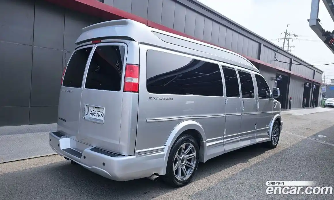 Chevrolet Express Van 2018 6.0 Автомат в Москве № 1200589, фото 2