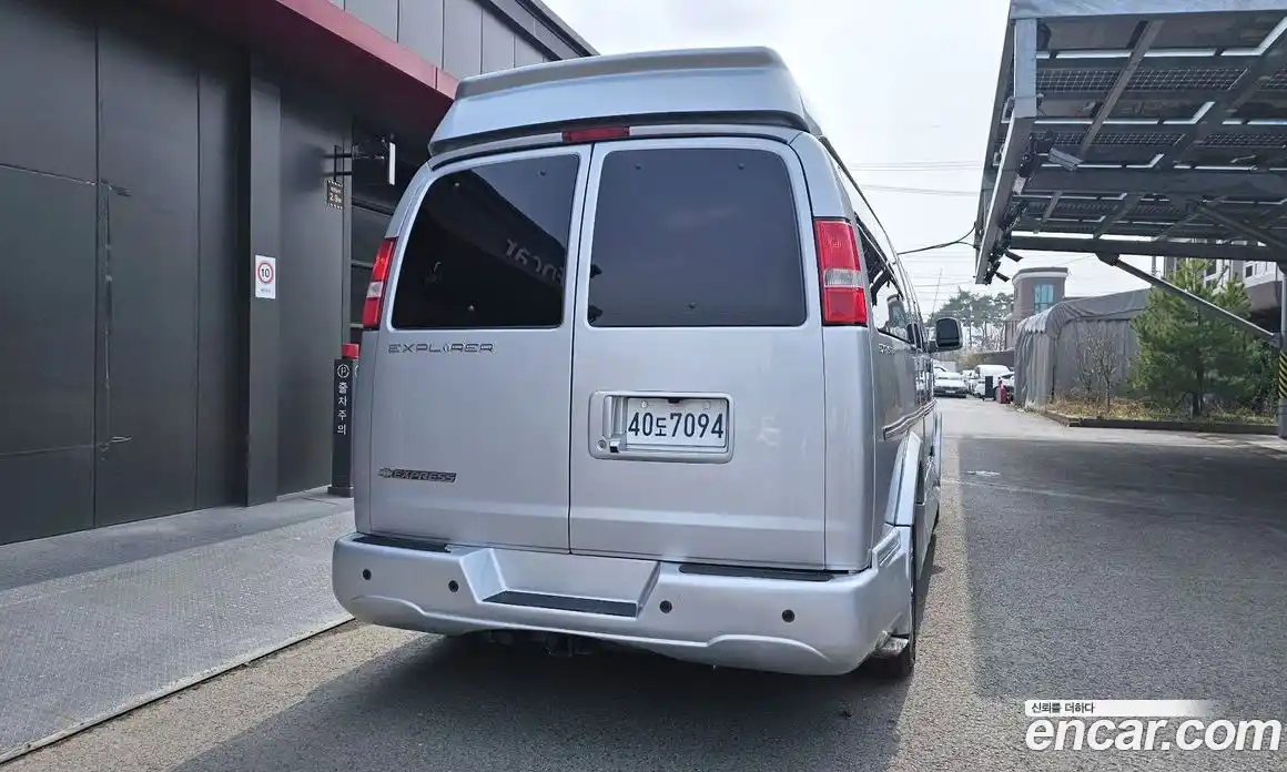 Chevrolet Express Van 2018 6.0 Автомат в Москве № 1200589, фото 4