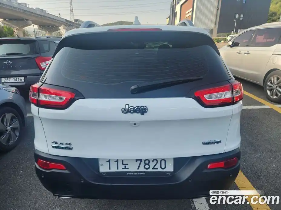 Jeep Cherokee 2015 2.0 гидро в Москве № 170082, фото 4