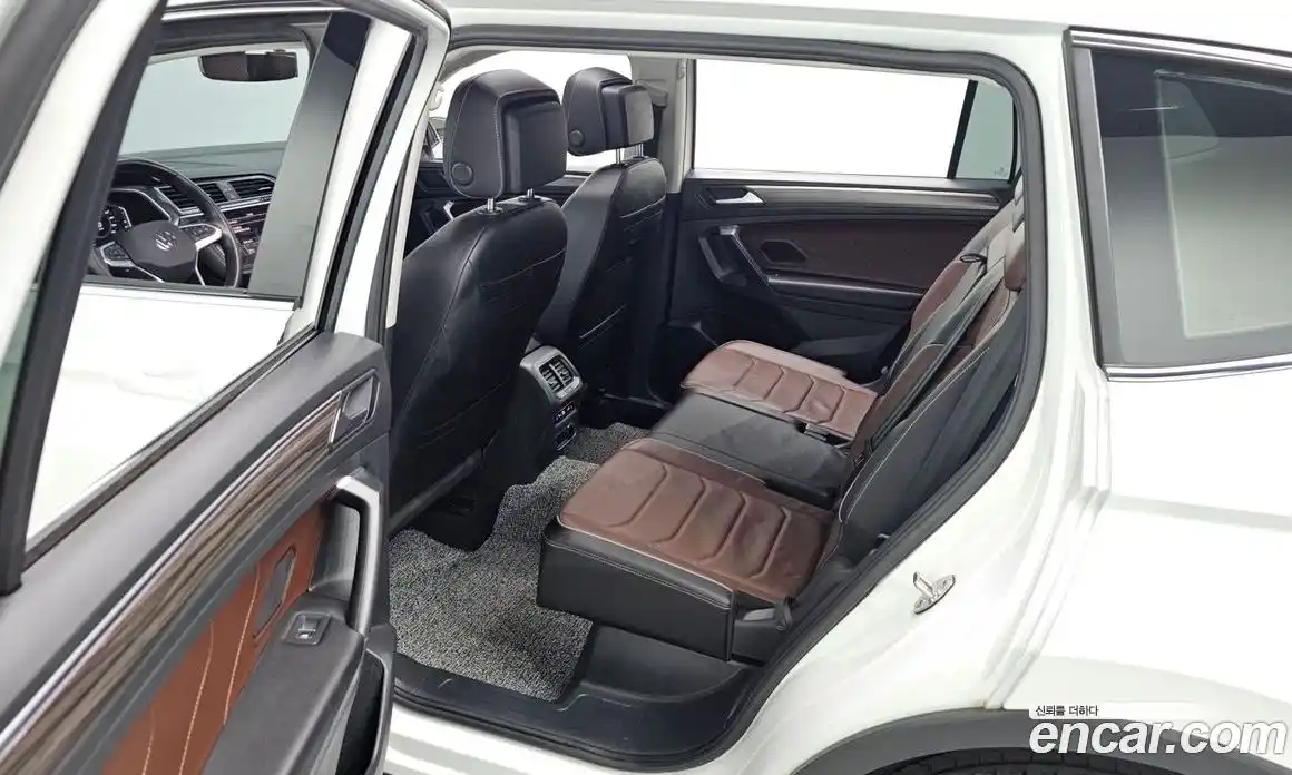 Volkswagen Tiguan 2023 2.0 гидро в Москве № 199072, фото 12