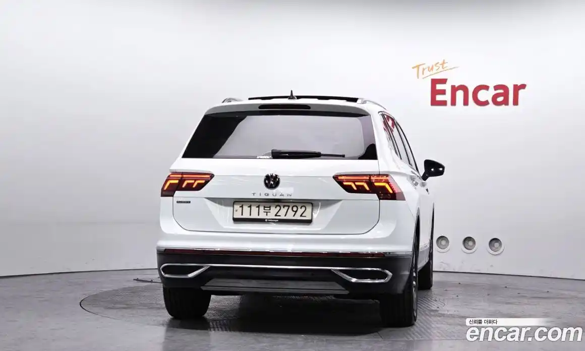 Volkswagen Tiguan 2023 2.0 гидро в Москве № 199072, фото 4
