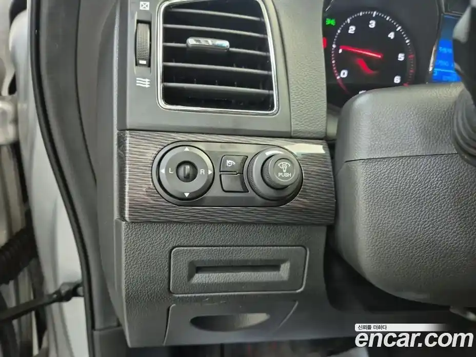 Chevrolet Captiva 2013 2.0 Автомат в Москве № 1190418, фото 18