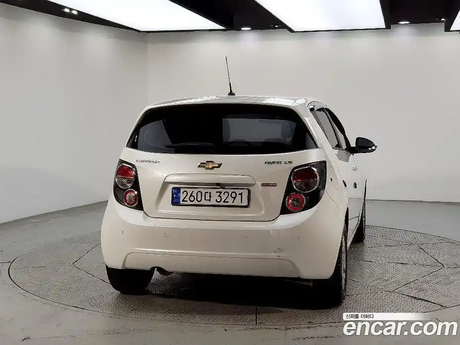 Chevrolet Aveo 2015 1.4 Автомат в Москве № 1190427, фото 3