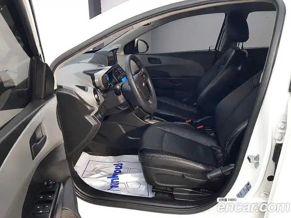 Chevrolet Aveo 2015 1.4 Автомат в Москве № 1190427, фото 8