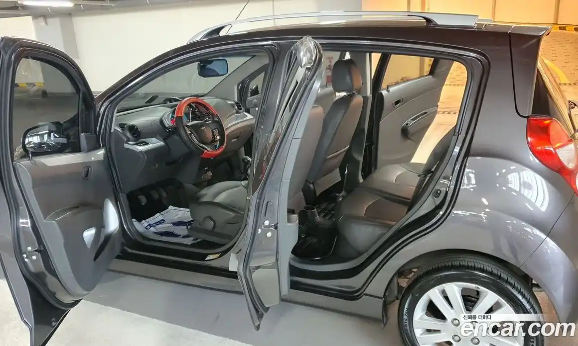 Chevrolet Spark 2014 1.0 Механическая в Москве № 1190465, фото 18