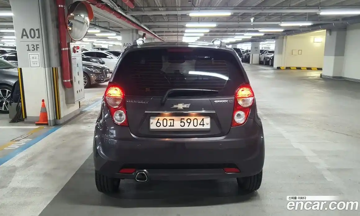 Chevrolet Spark 2014 1.0 Механическая в Москве № 1190465, фото 5