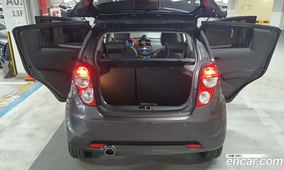 Chevrolet Spark 2014 1.0 Механическая в Москве № 1190465, фото 10