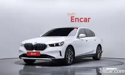BMW 5-Series, 2025