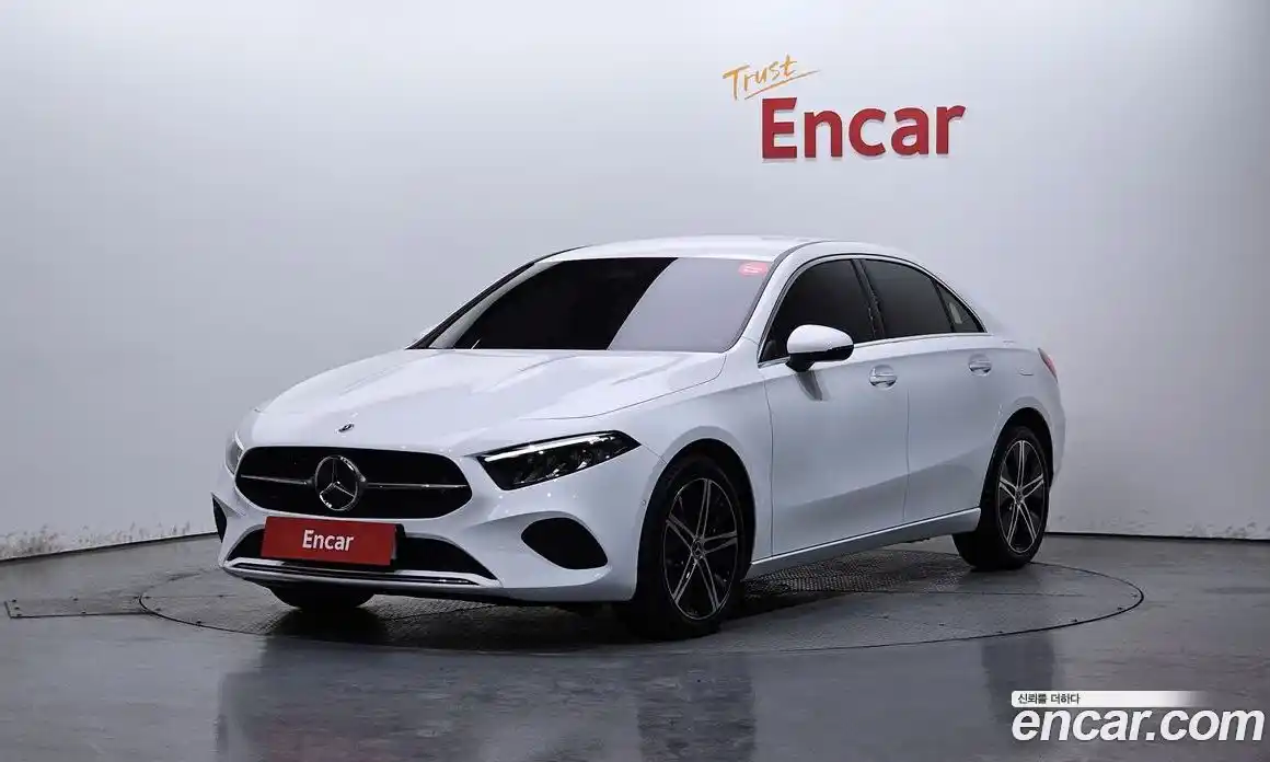 Mercedes-Benz A-Class 2025 2.0 Автомат в Москве № 1193568, фото 1